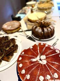 Kuchenbüfett Bild von Sylvio Krüger aus www.Pfarrbriefservice.de