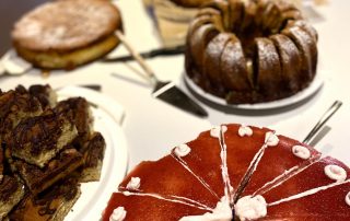 Kuchenbüfett Bild von Sylvio Krüger aus www.Pfarrbriefservice.de