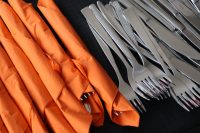 _besteck_in_servietten_by_peter_weidemann_pfarrbriefservice